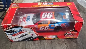 NASCAR 1/24 Diecast Issue #1 - Picture 1 of 3
