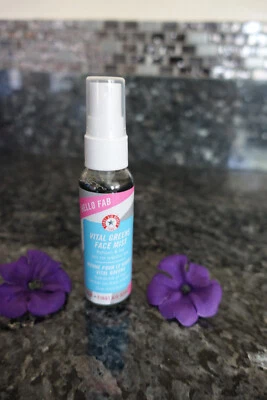 First Aid Beauty Vital Greens Gesichtsnebel Größe 2oz  - Bild 1 von 4