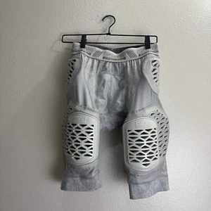 Pantaloncini a compressione BSN Sports Gear Protec taglia Large - Foto 1 di 8