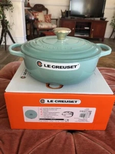 Le Creuset 3.5 QT Sauteuse Signature Cast Iron Oven#24 SAGE - Picture 1 of 6