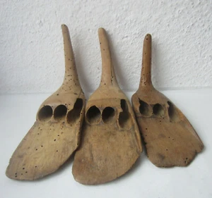 3x Antique primitive Sickle Guard finger wheat harvest field work SWAP HOOK wood - Foto 1 di 12
