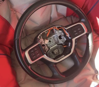 Ram 2500方向盘 — 第 1/2 张图片