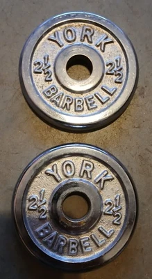 One Pair of 2.5 pound YORK silver chrome BARBELL WEIGHT PLATES 1" hole 2-1/2 - Image 1 of 4