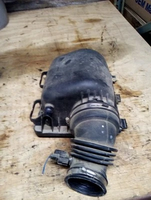 2008 道奇 Grand Caravan 3.8L 升 发动机 空气净化器 外壳 盖 510107 — 第 1/4 张图片