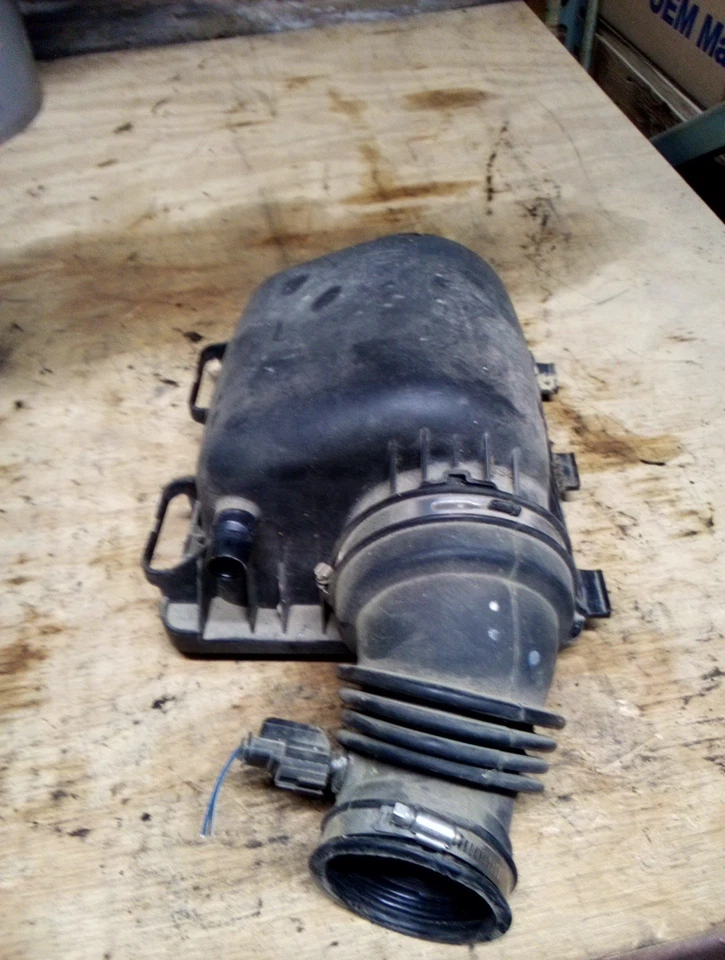 Dodge Grand Caravan 2008 motor 3,8 L filtro de aire carcasa caja tapa cubierta 510107 Foto 1 de 4