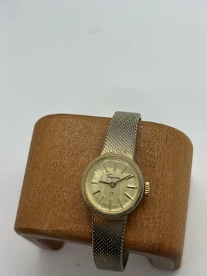 Supreme Vintage Womens watch 17 jewels Running great gold tone  made by westclox - Image 1 of 4