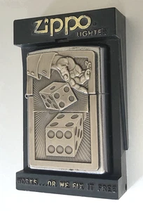 Vintage 2002 Zippo Zigarettenanzünder LUCKY 7 DICE TRICK mit Etui; einzigartiger Fronteinsatz - Bild 1 von 5