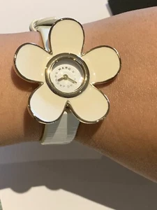 Marc jacobs white flower watch - Picture 1 of 14