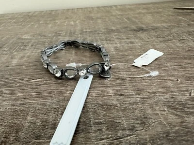 全新带标签 A&F Abercrombie & Fitch 银色弹性手链蝴蝶结水晶珠 — 第 1/3 张图片