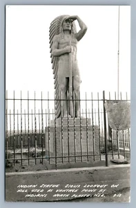 AMERIKANISCHE SIOUX INDIANER STATUE NORDPLATTE NE VINTAGE ECHTFOTO POSTKARTE RPPC - Bild 1 von 2