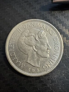 1975 Denmark 5 Kroner – Queen Margrethe II – KM# 860 - Picture 1 of 2