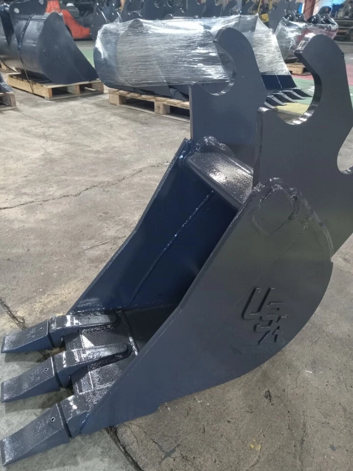 12 Inch Excavator Bucket Fits Kubota KX040 Quick Attach by USA Attachments - Image 1 of 1