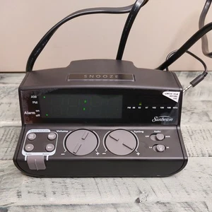 Sunbeam Hospitality CR1001-005 Clock Radio with Daily Alarm Reset - Picture 1 of 7