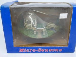 Micro-Seasons Liberty Town USA Patriot Park Table Top Town - Picture 1 of 7