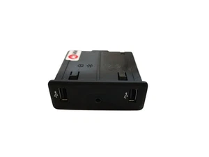 Conector hembra USB AUX RENAULT KADJAR TALISMAN 280239853R - Imagen 1 de 4