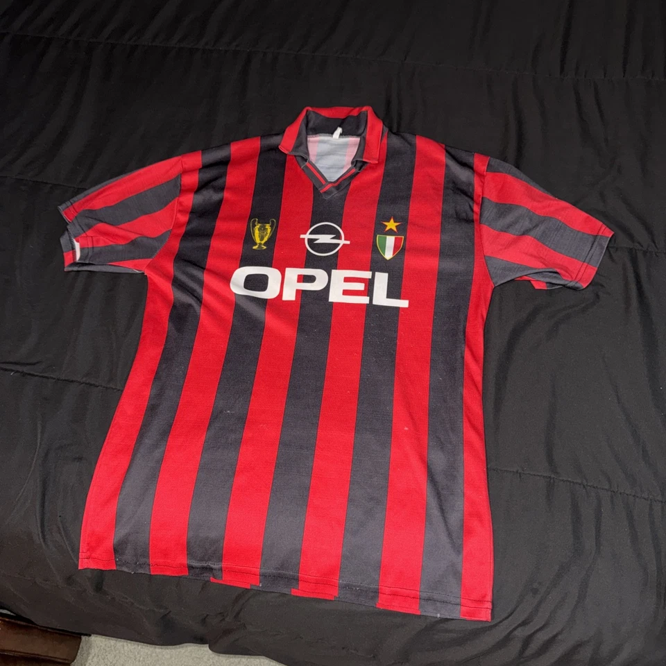 LOTTO  AC Milan 1997 1998 home Sz L Official Soccer Jersey Vintage Italy Made - Image 1 of 2
