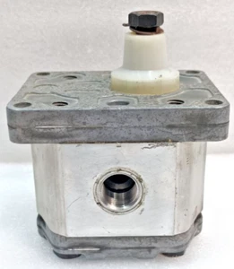 Sauer Danfoss SNP 2/6 D CO01 1F Hydraulic Gear Pump 1F/8F New Fast Shipping - Picture 1 of 6