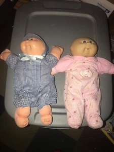 2 Cabbage Patch Dolls 1978 1982 Boy Girl Vintage Train Plaid Bear Pink Blue - Picture 1 of 6