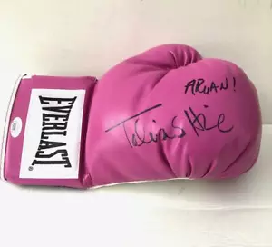 TALIA SHIRE Signed "Adrian"  Everlast Pink Boxing Glove JSA KK53765 - Picture 1 of 1