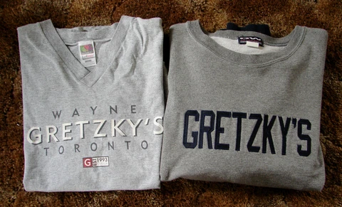 WAYNE GRETZKY'S RESTAURANT TORONTO CANADA SWEATSHIRT & TEE-SHIRT GRAY ~ 1990'S Cover