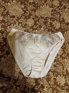 Vtg Wacoal Satin Bikini Panties Size Small - Picture 1 of 7