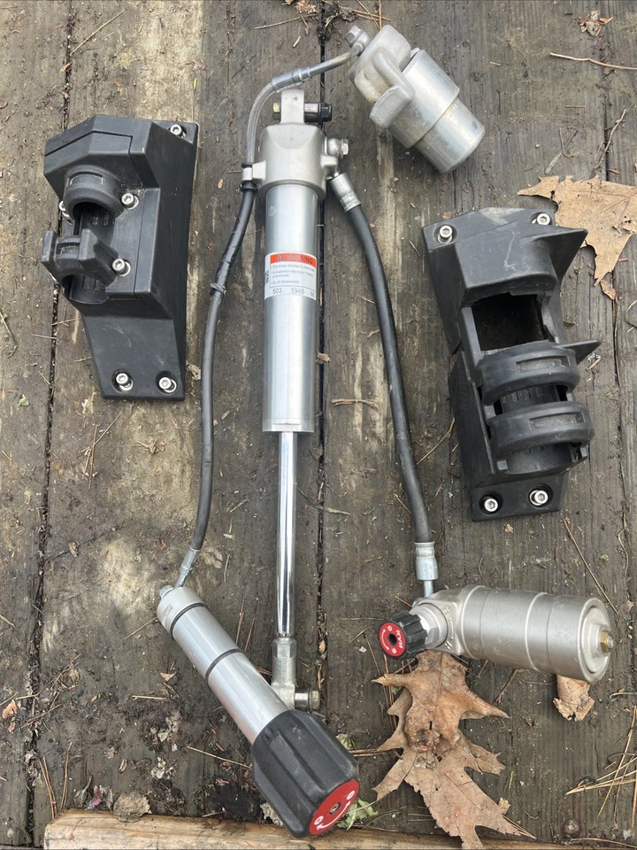 Задний трековый амортизатор 17-20 Ski-doo Renegade X 850 E-tec 503194668 - Изображение 1 из 4