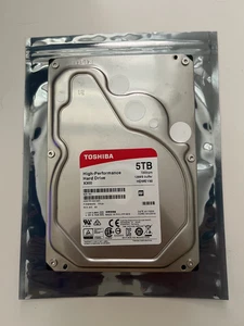 Dysk twardy Toshiba High Performance X300 5 TB, HDWE150, 7200 OBR./MIN ZE SMART - Zdjęcie 1 z 3