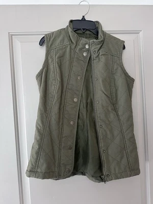 Chaleco Magallanes Exterior Verde Oliva Acolchado Sin Mangas con Cierre Frontal a Presión Foto 1 de 4