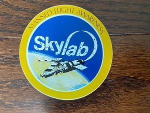 PROJECT SKYLAB / BEMANNED FLIGHT AWARENESS NASA MFA ABZIEHBILD AUFKLEBER NEU - Bild 1 von 1