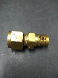 Swagelok B-600-1-4 Hydraulic Compression Brass Fitting 3/8" OD tube to 1/4" NPT - Picture 1 of 1
