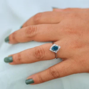 925 Sterling Silver Oval Cut Natural London Blue Topaz Vintage Engagement Ring - Picture 1 of 6