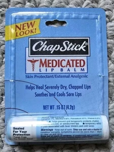Bálsamo labial medicado ChapStick 2001 de colección nuevo sellado ~ utilería de película 1 palo - Imagen 1 de 3
