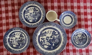 Vintage Churchill England Blue Willow 7-teiliges Gedeck - 5 Gedecke verfügbar - Bild 1 von 23