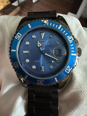 FNGEEN Quartz Chronometer 30M Black Case Blue Dial Date - Image 1 of 4