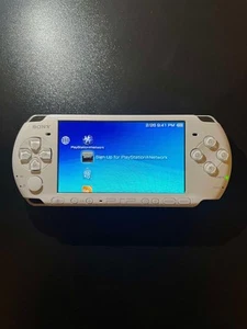 Sony Psp 3000 - Picture 1 of 3