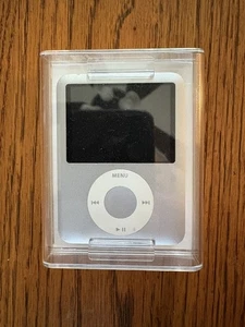 Apple iPod Nano 3rd Generation Silver, 4GB, PA978LL/A, A1236 with box and paper - Picture 1 of 8