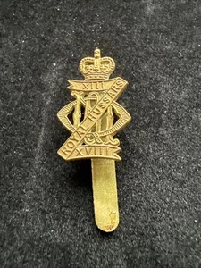 13TH 18TH ROYAL HUSSARS CAP BADGE IN BRASS ON LUGS KINGS CROWN Gaunt London - Picture 1 of 4
