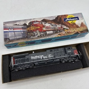 HO Athearn 4352 Southern Pacific AC4400 Powered Diesel Locomotive SP #144 - Picture 1 of 13