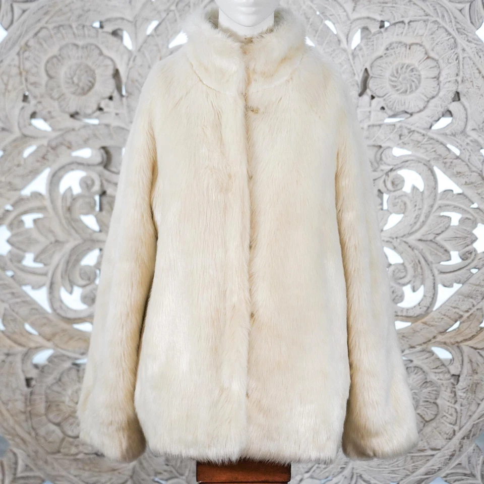 Forever 21 Cream Faux Fur Jacket M Hook Front Soft Plush Coat 27” Length Lined - Image 1 of 4