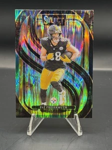 2024 Panini Select - Premier Level Pat Freiermuth #186 Nero e Verde Shock Prizm - Foto 1 di 2