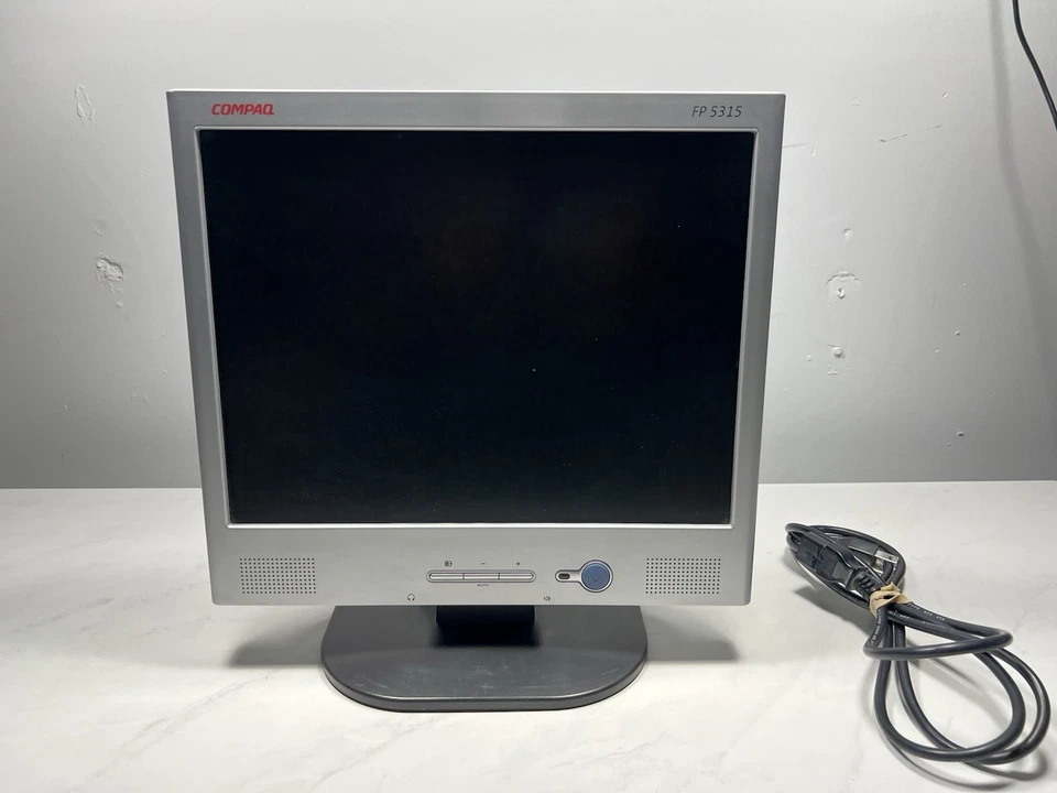 COMPAQ FP5315 15" LCD VGA Monitor | Tested and Working Desktop PC- W/ All Cords - Image 1 of 4