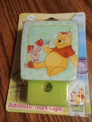 Luz nocturna LED automática Disney Winnie the Pooh Piglet #11753 NUEVA sin abrir Foto 1 de 3