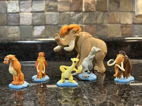 Ice Age Movie Figure Lot of 6 Plastic Miniature Toys Cake Toppers 2009 Cover