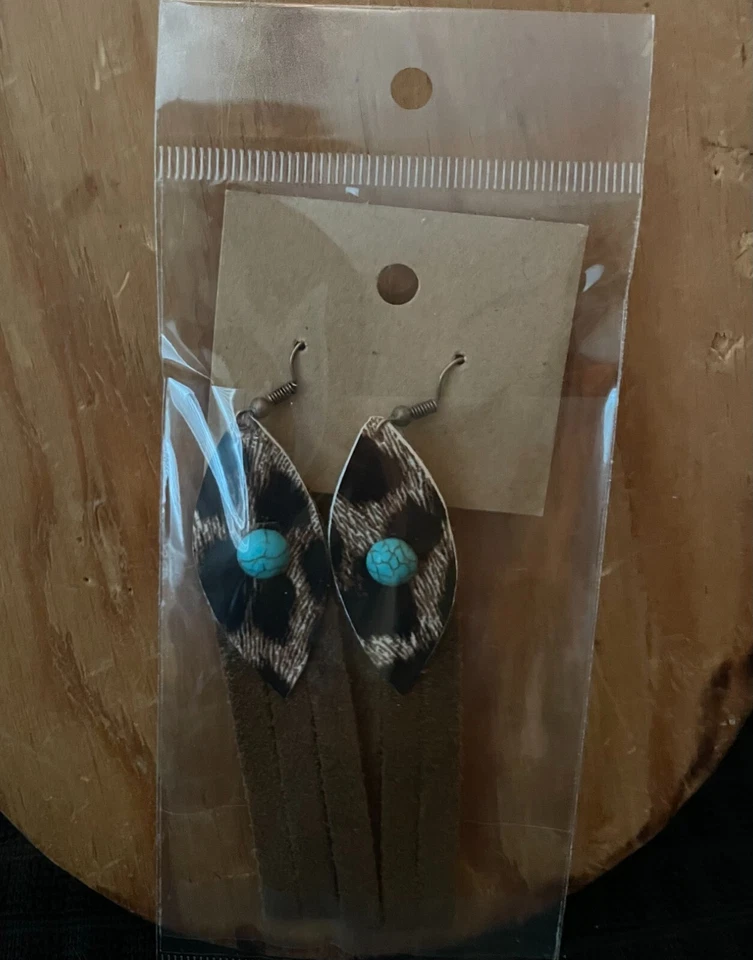 Pendientes de cuero artesanales/hechos de botas minnetonka reutilizadas Foto 1 de 1