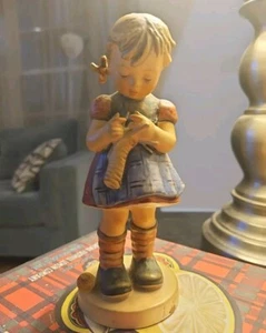 A Stitch In Time Hummel Figur #255  - Bild 1 von 4