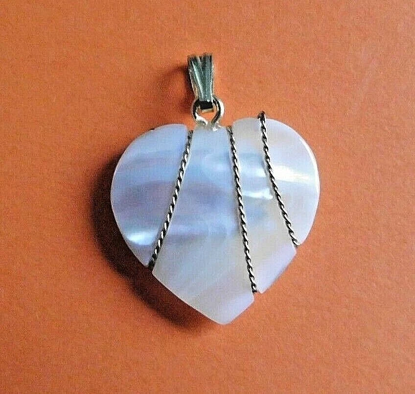 Anhänger Herz Perlmutt eingelassenes goldenes Kettchen YR = Yves Rocher. - Bild 1 von 2