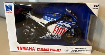 New Ray Yamaha YZR-M1 Valentino Rossi 43053 1:12 ottime condizioni con scatola - Immagine 1 di 4