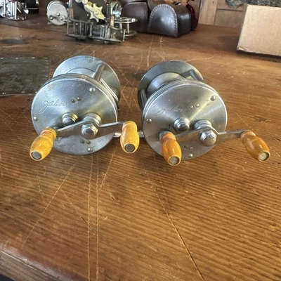 Lote de 2 carretes de fundición de cebo vintage JA Coxe 60 C carrete Bronson funcionando Foto 1 de 4
