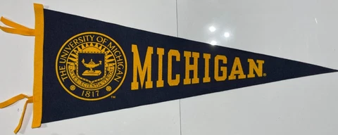 MICHIGAN UNIVERSITY  COLLEGIATE PACIFIC VINTAGE WOOL PENNANT NEW/MINT Cover