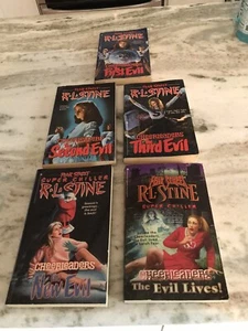 5 Complete ￼Set Fear Street Cheerleaders First Second Third New Evil Lives Books - Bild 1 von 13